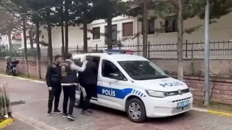 İstanbul mitinginde silah taşıdıkları iddia edilen 2 şahıs hakkında adli işlem başlatıldı!