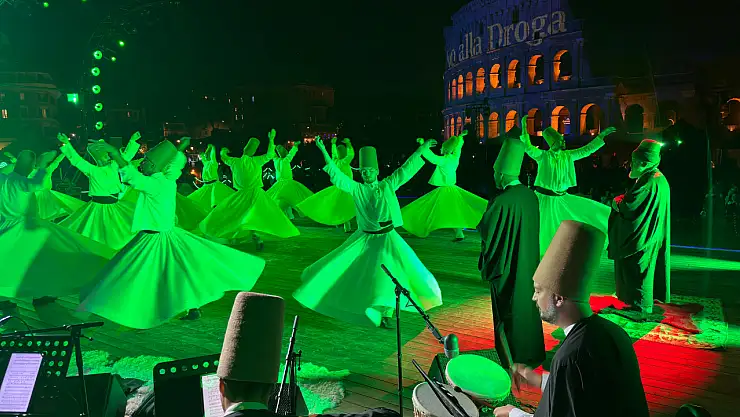 İtalya'da sema rüzgarı esti