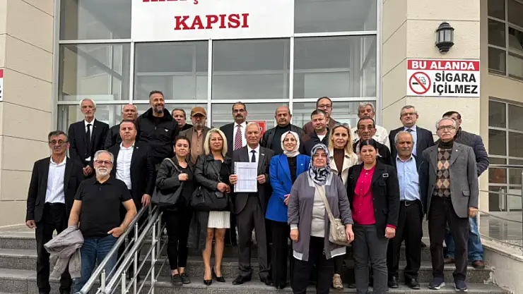 İYİ Parti Konya'da Atatürk'ü andı!