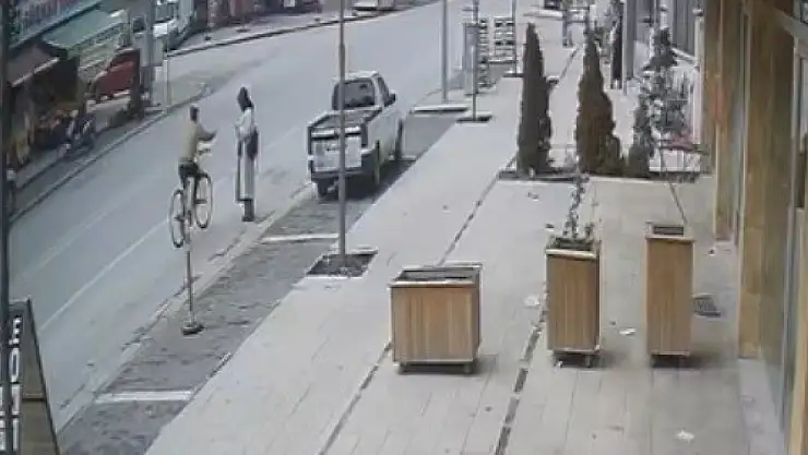 İzlediği filmden etkilenip kapkaç yapmış