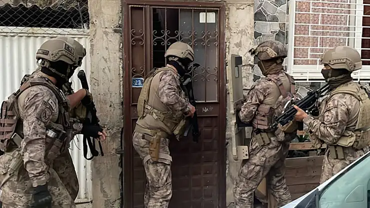 İzmir'de terör örgütü DEAŞ'a operasyon: 13 gözaltı!