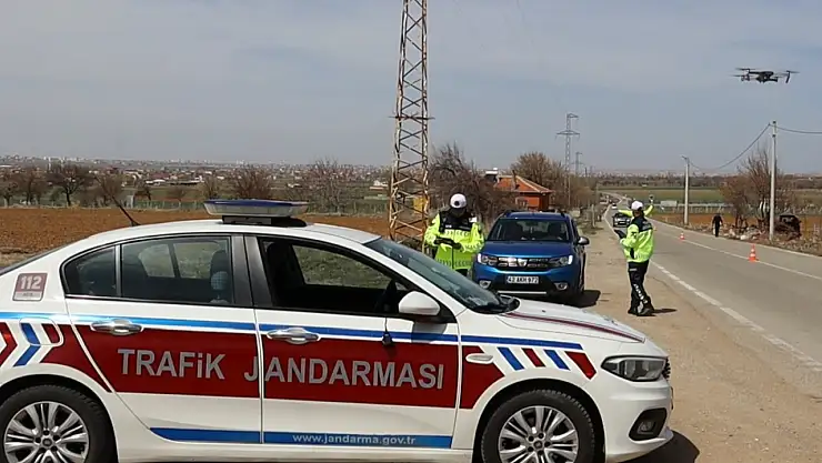 Jandarma Aksaray'da dron ile denetliyor