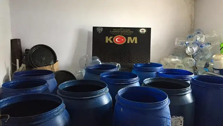 Kaçak alkol operasyonunda 4 zanlı gözaltına alındı