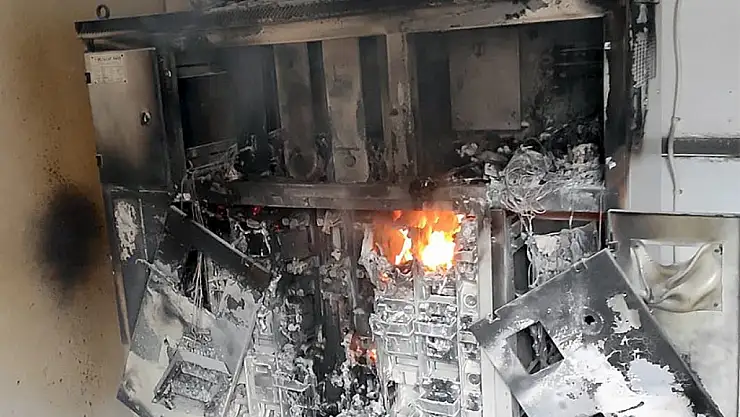 Kaçak elektrikle ısınma yapılan 44 trafo yandı