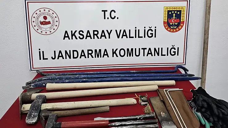 Kaçak kazı yapan 5 şahıs suçüstü yakalandı