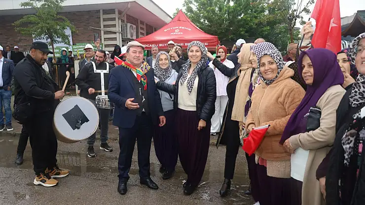 Kadın çiftçiler, traktörleriyle tarım da 'biz de varız' dedi