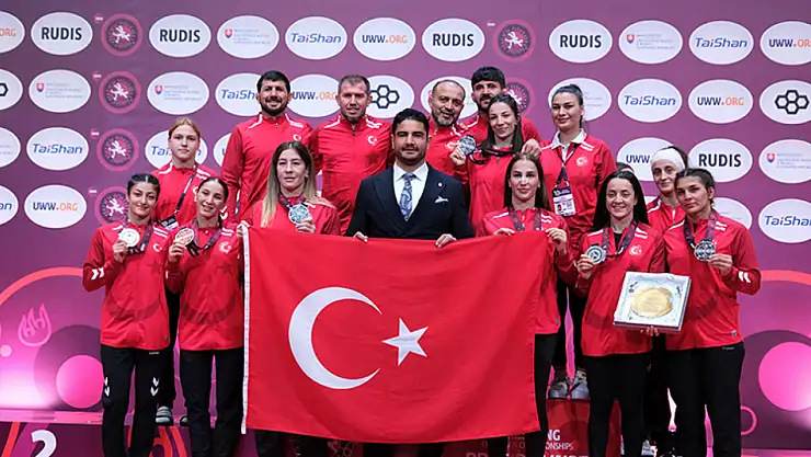 Kadın Güreş Milli Takımı Avrupa ikincisi oldu