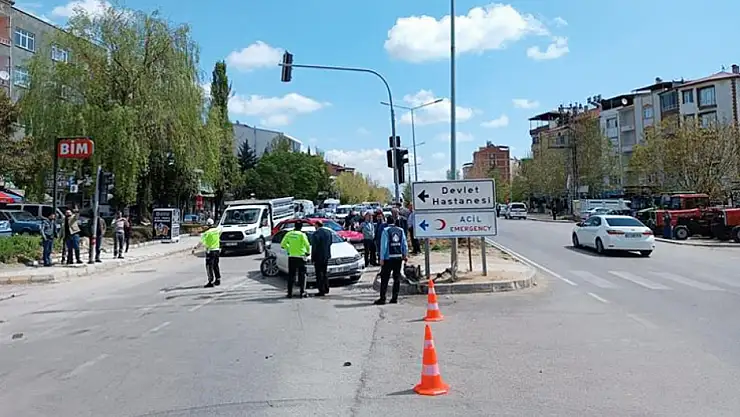 Kalp krizi geçirdi, 6 araç ve 2 yayaya çarptı