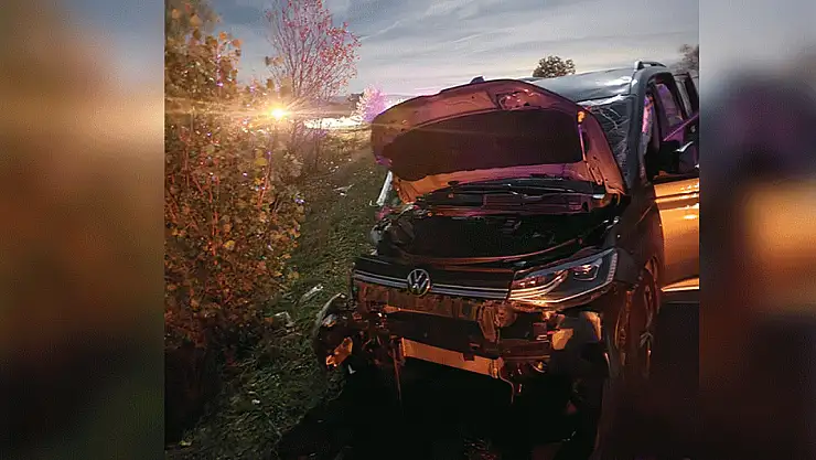 Kamyonetle traktör çarpıştı: 5 yaralı