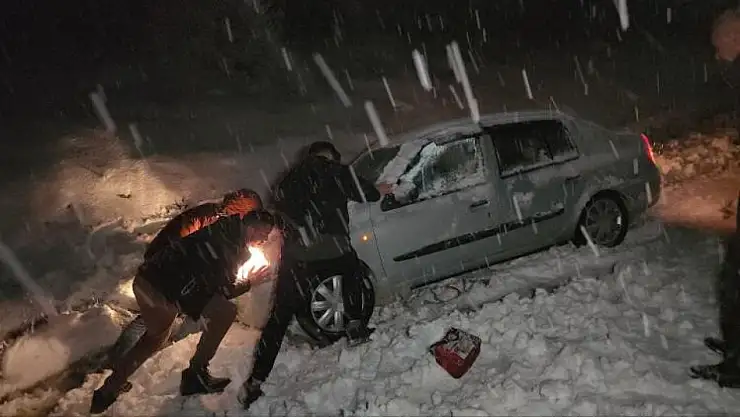 Karabük'te kanala düşen araç için polis ve jandarma seferber oldu!