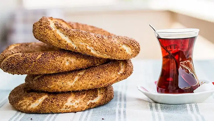 Karaca'dan Konya'daki simit zammına tepki!