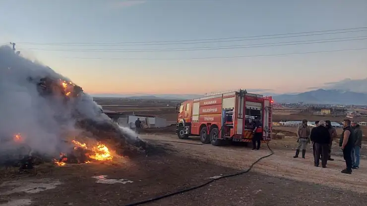 Karaman'da 3 bin 500 balya saman küle döndü