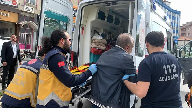 Karaman'da kamyonet yaşlı adama çarptı