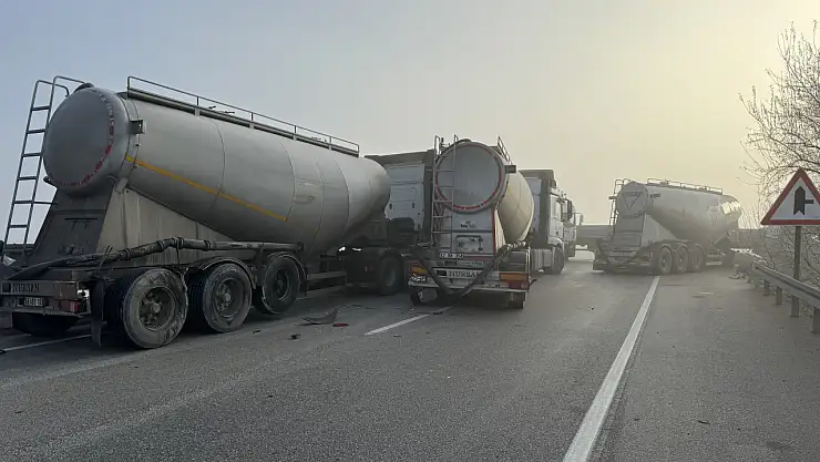 Karaman'da zincirleme trafik kazası meydana geldi