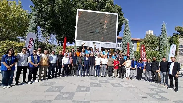 Karapınar'da Göktepe'de Yelkenkanat rüzgarı esti