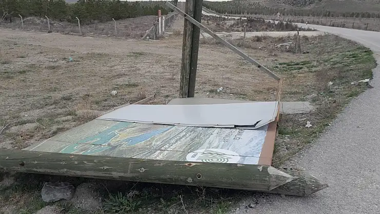 Karapınar'da lodos etkisini artırdı!