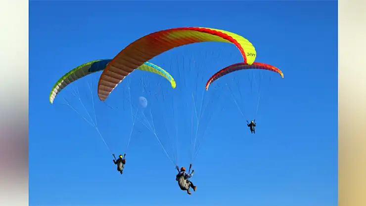 Karapınar'da Paraşüt Etkinliği