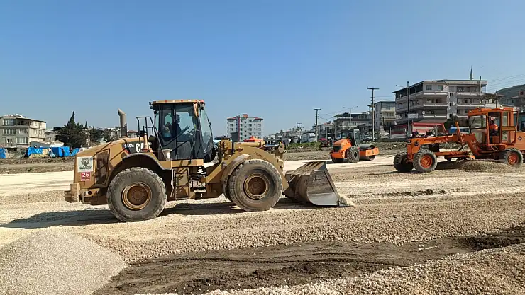 Karatay Belediyesi yaraları sarmak için Hatay'da