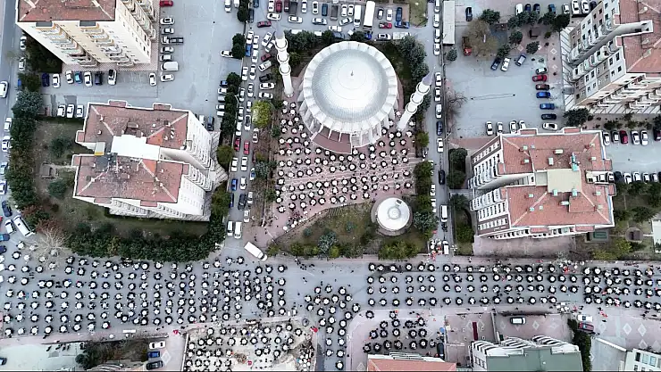 Karatay'da 16 Yıldır sürdürülen iftar geleneği, Konya'ya örnek oluyor