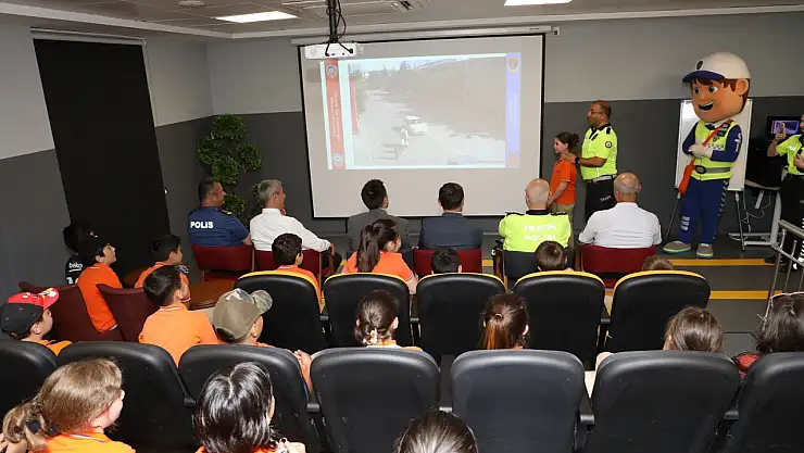 Karatay'da 2023-2024 dönemi trafikte değerler ve kurallar eğitimleri tamamlandı