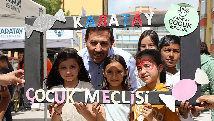 Karatay'da Anneler Günü coşkusu: Çocuklar ve aileler Şefkat Evleri'nde buluştu