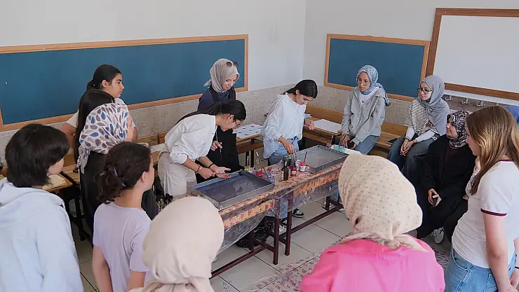 Karatay'da Yaz Okulu coşkusu: Öğrenciler hem öğreniyor hem eğleniyor