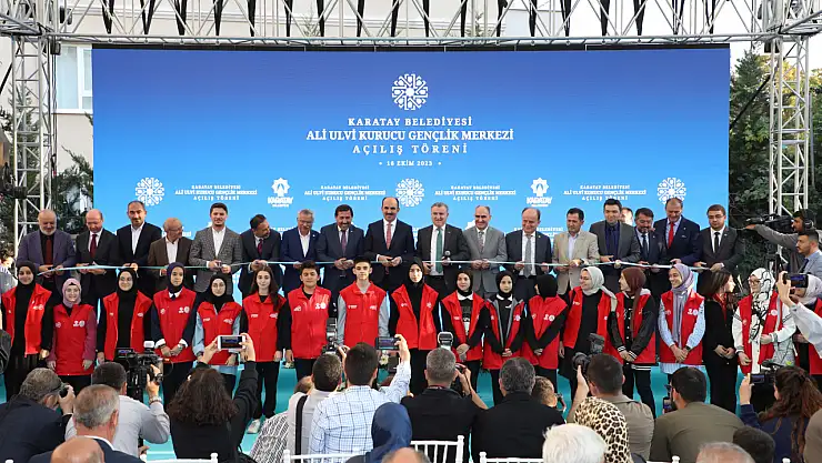 Karatay yeni gençlik merkezine kavuştu! Açılışta görülmedik kalabalık!