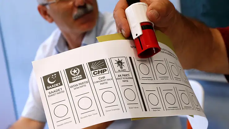 Kasım ayında seçim olsa tercihiniz ne olur? İşte dikkat çeken anket sonucu…