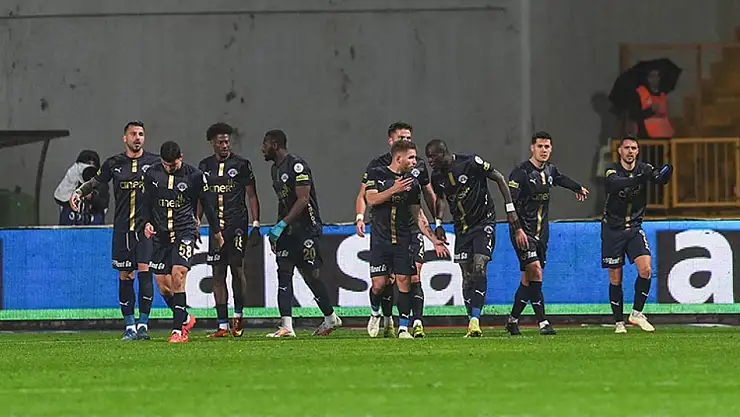 Kasımpaşa, Eyüpspor'u 2-0'lık Skorla Geçti