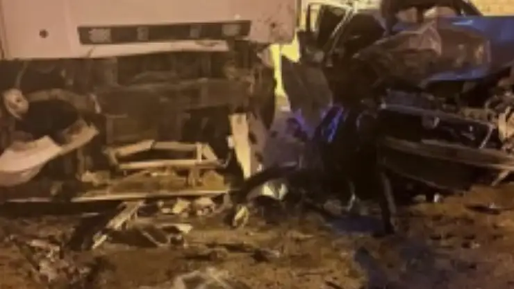 Katliam gibi kazada 2 genç hayatını kaybetti!