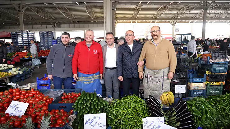 Kavuş yine sahada, yine vatandaşlarla…