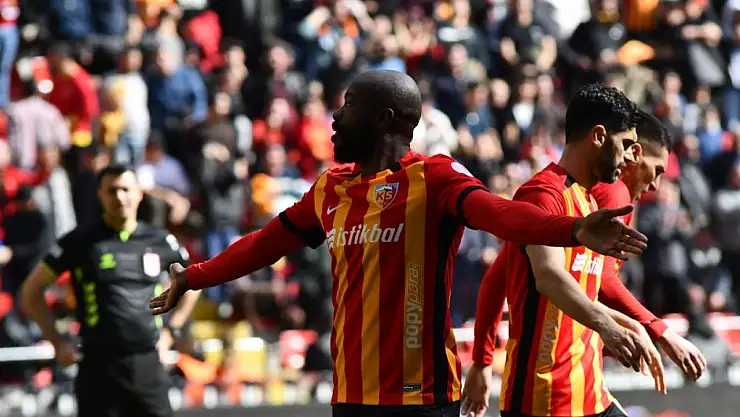 Kayserispor, Başakşehir'i 3-1'lik skorla geçti!