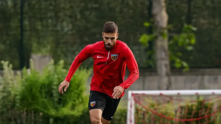 Kayserispor, Portekizli futbolcu ile sözleşme yeniledi