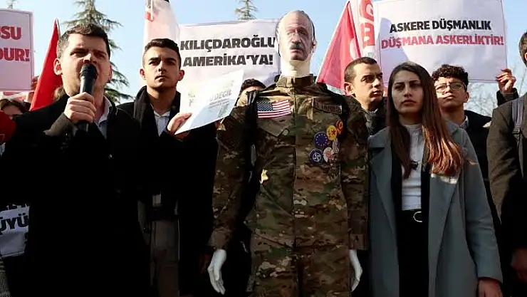 Kılıçdaroğlu'na ABD üniforması giydirdiler