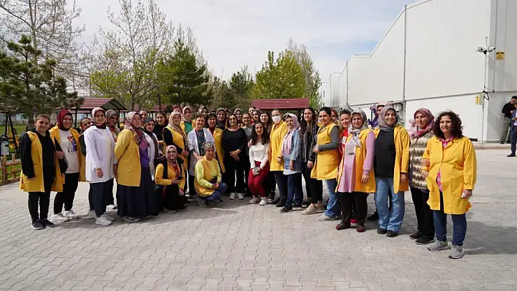 Kılıçdaroğlu'nun eşi Selvi Kılıçdaroğlu, Konya'yı ziyaret etti