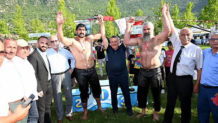 Kimse sırtını yere getiremedi! İşte Konya'nın baş pehlivanı