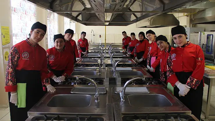 Kırıkkale meslek lisesi öğrencileri, teoriyi pratiğe dönüştürüyor