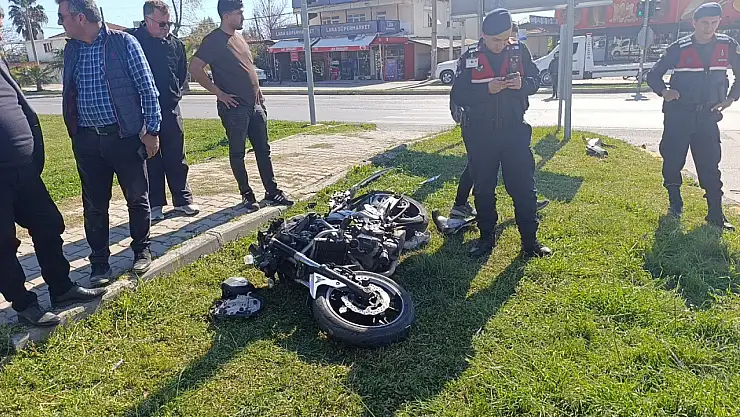 Kırmızı ışık ihlali kazayla sonuçlandı: 2 yaralı