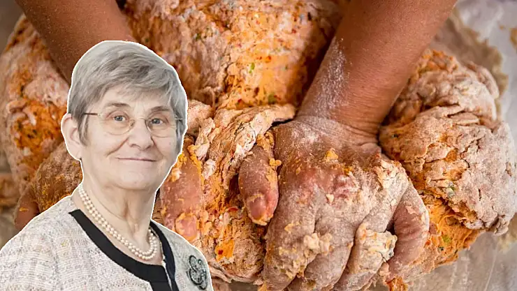 Kışa hazırlık yapanlara Canan Karatay'ın tarhana çorbası tarifi! Denemeyen ev hanımları pişman oluyor