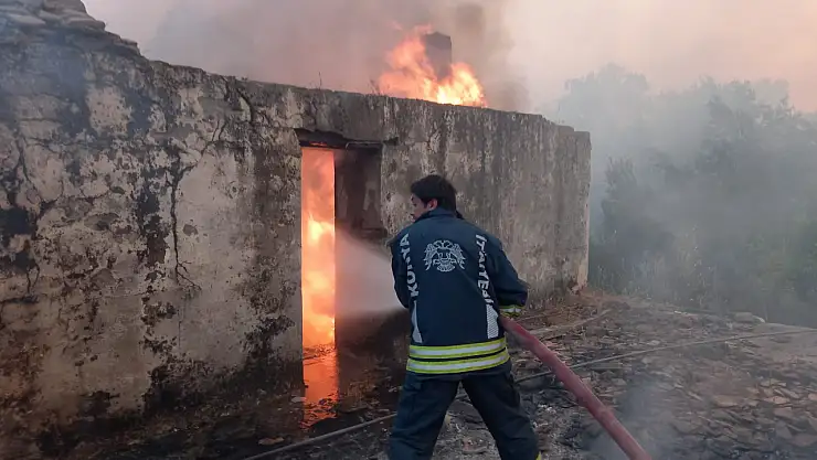 Konya 12 ekipman  24 personelle yangın bölgelerinde