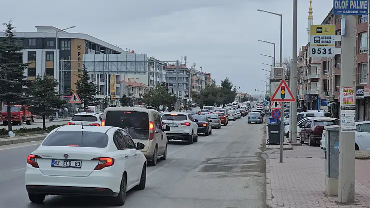 Konya-Ankara kara yolunda bayram trafiği