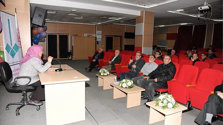 Konya Aydınlar Ocağı'da Halide Edip Adıvar konuşuldu!