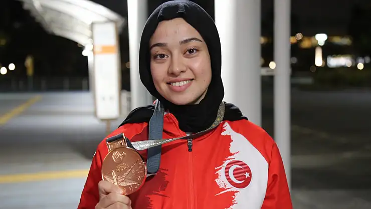 Konya Büyükşehir Belediyesporlu Esma, Türkiye'nin gururu oldu!