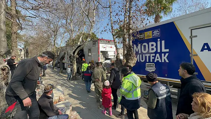 Konya Büyükşehir tüm imkanlarıyla deprem bölgesinde