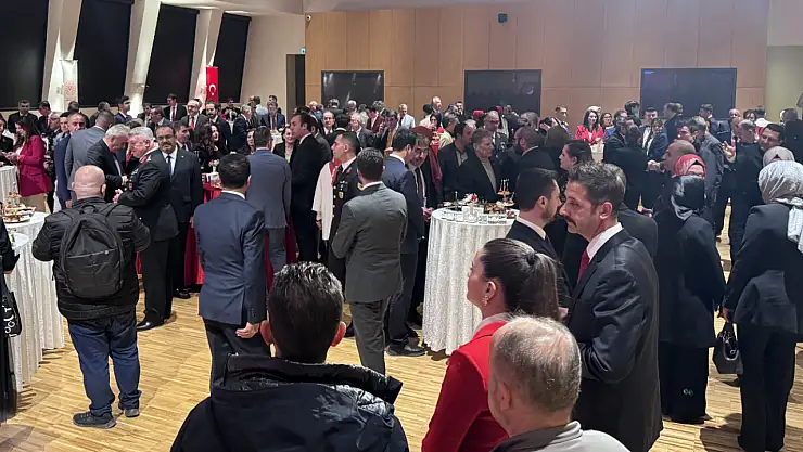 Konya'da 102. yıl coşkusu: Cumhuriyet resepsiyonu Taş Bina'da kutlandı!