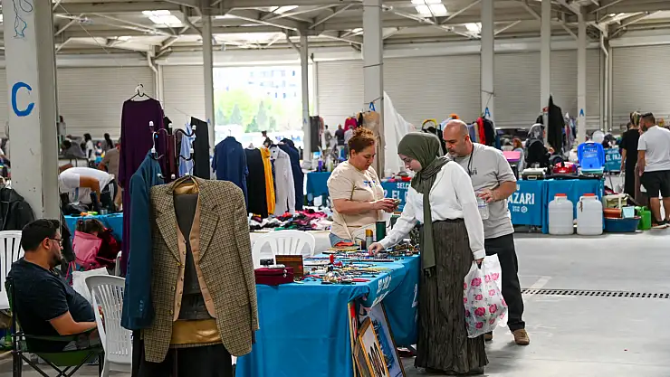 Konya'da 20.kez kurulan 2. el pazarı ilgi görüyor