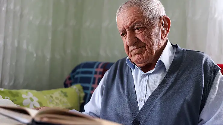 Konya'da 89 yaşındaki şair, 4 binden fazla şiirini geleceğe emanet ediyor