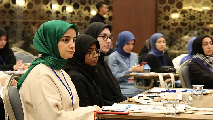 Ali Erbaş Konya'da 9'uncu Uluslararası Öğrenci Sempozyumu'na katıldı