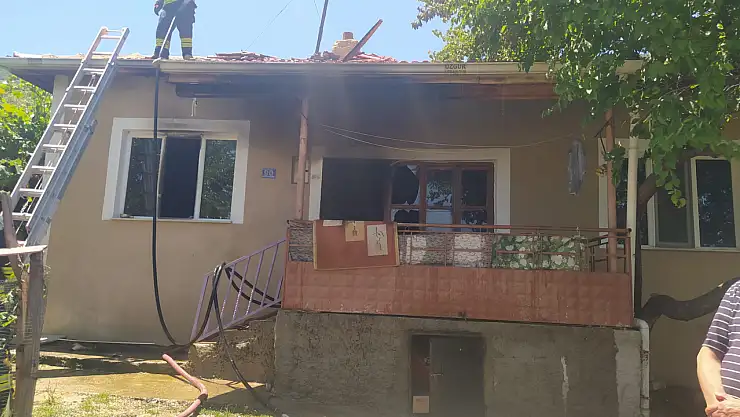 Konya'da alev alan ev paniğe neden oldu