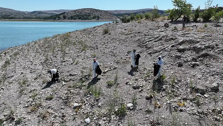 Konya'da Altınapa Barajı'nın etrafı bakın neyle dolmuş! Şoke eden detay...